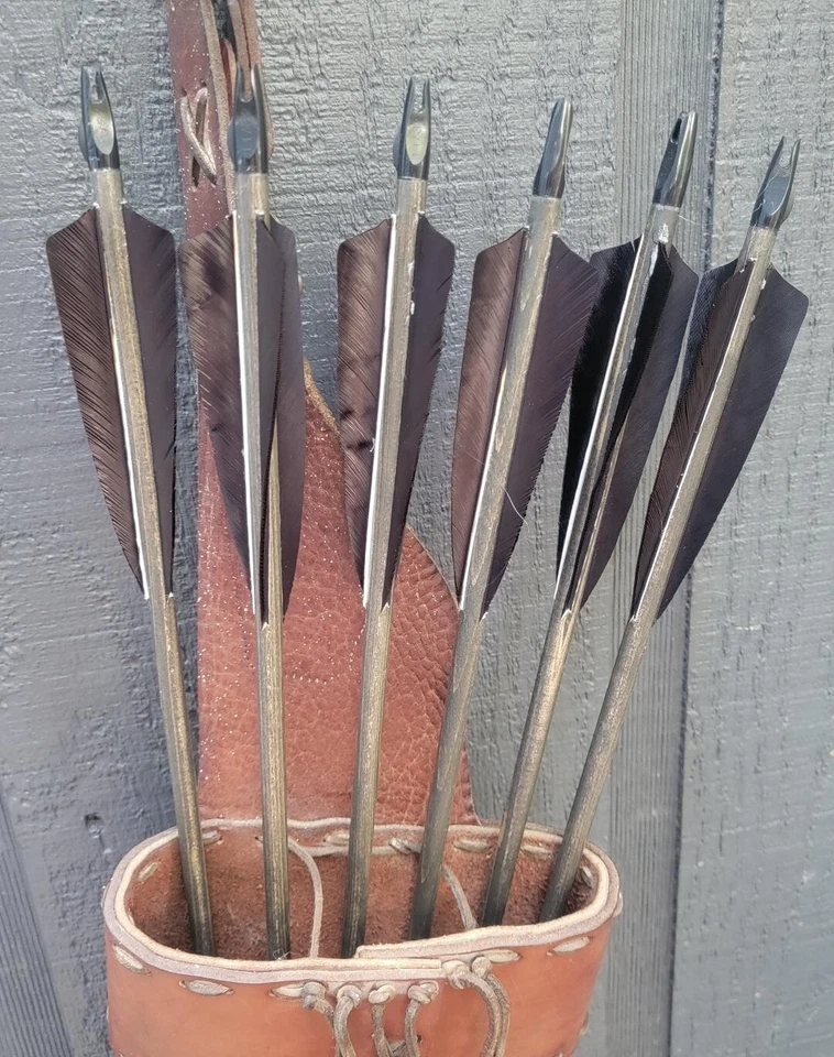 Traditional (Vintage style) arrows - Cut to length, points installed - Image 1 of 1