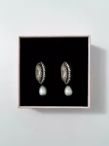 GIAMBATTISTA VALLI x H&M Sparkly earrings with a pearl - Picture 1 of 7