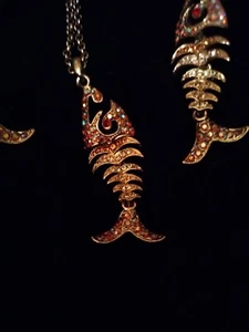 BUTLER & WILSON CRYSTAL VINTAGE RARE SKELETON FISH DROP EARRINGS & PENDANT - Picture 1 of 13