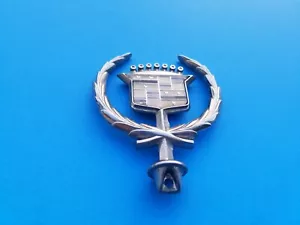 1997 1998 1999 CADILLAC DEVILLE FRONT HOOD EMBLEM LOGO BADGE SYMBOL OEM USED A4 - Picture 1 of 3