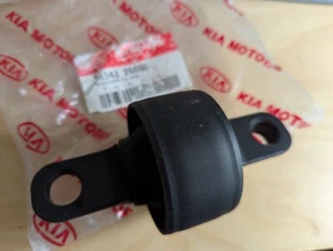 NEW Genuine Kia Carens Magentis Rear Trailing Arm Suspension Bush 55543-2G000 - Picture 1 of 1