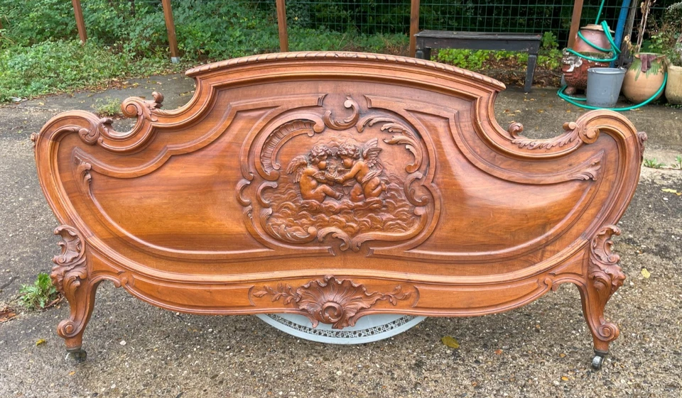 Tête de lit aux 2 anges en noyer massif 166 cm - Photo 1/4