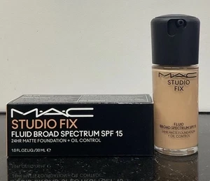 MAC Studio Fix Fluid SPF15 24HR Matte Foundation + Oil Control NC20 1 oz - Picture 1 of 3