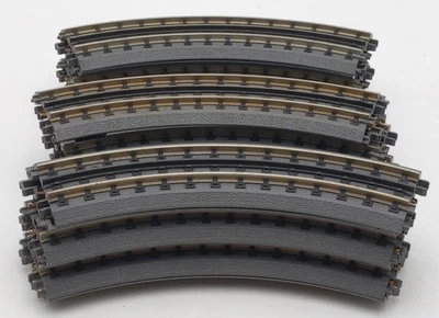 MTH 40-1002 RealTrax O31 Curved Track-Solid Rails (18) - Image 1 of 2