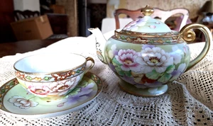Nippon Porzellan Teekanne mit Tasse Untertasse Floral Moriage Blue Pagode 20er 30er - Bild 1 von 16
