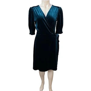 Mini Vestido ModCloth Envuelto en Elegancia Terciopelo Verde Talla L - Imagen 1 de 7
