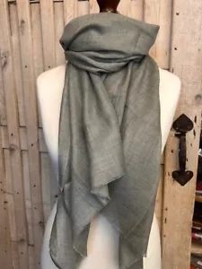 Superfeine leichte mittelgraue Melange reine Wolle Pashmina von Pashmina Love. - Bild 1 von 3