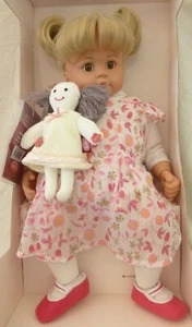 NUEVA MUÑECA GOTZ Hildegard Gunzel 25" Cleseste $299 NUEVA EN CAJA  - Imagen 1 de 12