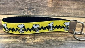 Key Fob Chain Holder Wrist Lanyard Strap Hands Free Peanuts Snoopy Charlie - Picture 1 of 1