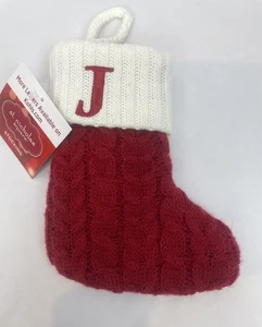 Medias tejidas con cable de Navidad St Nicholas Square Red Mini 8” letra inicial “J” - Imagen 1 de 2