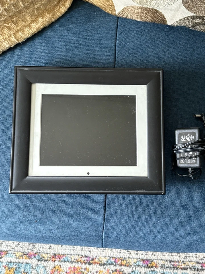 Pandigital 8 Inch LCD Digital Photo Frame 128MB PAN80-2 - Image 1 of 1