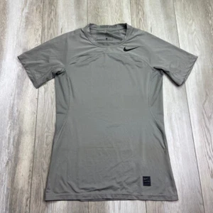 Nike Pro Shirt Mens Small Gray Hyoercool Fitted Stretch Short Sleeve Athletic * - Picture 1 of 14