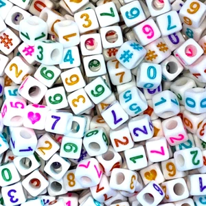 100pcs 6mm Blanc Cube Coloré Numéros, Cœurs Et # Acrylique Perles DIY Craft - Imagen 1 de 1