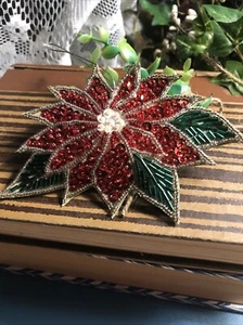 Beaded Handmade Poinsettia Ornament Detailed - Foto 1 di 7