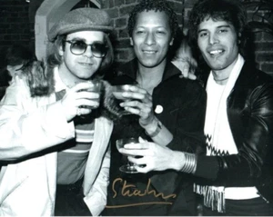 Music Autograph: PETER STRAKER (Press shot) Signed Photo - Bild 1 von 1