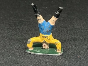 Boy Doing A Handstand de Phillip SEGAL (amarillo 994) de Nursery Rhyme - Imagen 1 de 6