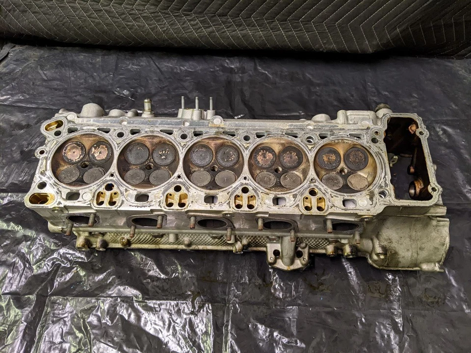 BMW E60/E61/E63/E64 M5 M6 S85 V10 Cylinder Head 11127833881 Foto 1 de 4