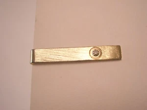 White Rhinestone & Brushed Finish Gold Tone Vintage SMALL Tie Bar Clip - Picture 1 of 4