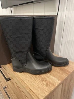 Auténticas botas de lluvia Gucci negras con monograma de nailon, talla 36, usadas Foto 1 de 4