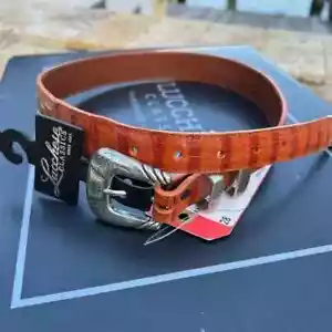 New Lucchese Crocodile Women's Belt Size 28, 1 inch wide - Picture 1 of 3