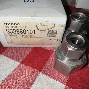 Swagelok, SS-810-7-12, 1/2 in. Tube OD x 3/4 in. Female NPT - Picture 1 of 3