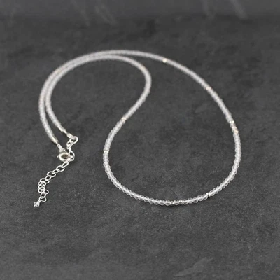 Collar gargantilla con cuentas de piedras preciosas pequeñas redondas facetadas de cristal de roca transparente de 2-3 mm 18" Foto 1 de 4