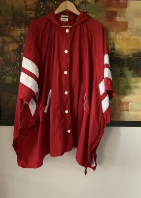 Poncho deportivo rojo festival Tommy Hilfiger Foto 1 de 4