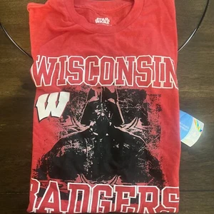 Wisconsin Badgers Star Wars Darth Vader T-Shirt Red L NCAA NWT Cotton Blend - Picture 1 of 3