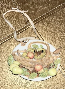 Marjolein Bastin Hallmark ceramic plaque basket bird butterflies fruit - Picture 1 of 3