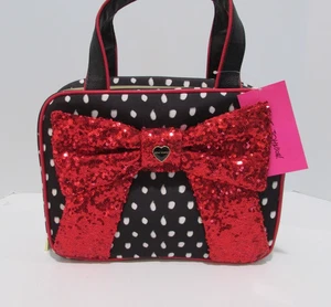 Betsey Johnson Rojo Lentejuelas Arco Fin de Semana Cosmético Maquillaje Viaje Artículos de Aseo Bolso Nuevo con Etiquetas - Imagen 1 de 10