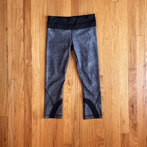Lululemon Leggings Size 4 Run Inspire Crop Black Gray Burlap Back Zip Pocket - Picture 1 of 10