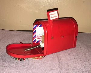 Berkeley Designs Wind Up Music Box Red Mailbox Christmas Happy Holidays - Picture 1 of 11