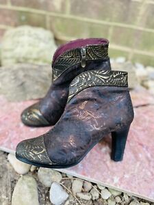 L'Artiste by Spring Step Sz 36/5.5 US Lidia Brown/Gold Embossed Heels Ankle Boot
