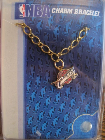 NEW IN PACKAGE WINCRAFT NBA Teams CLEVELAND CAVALIERS CHARM BRACELET Cover
