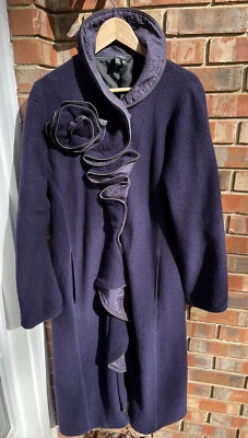 Abrigo largo de lana Covelo XL con cremallera broche floral usado en excelente estado Foto 1 de 4