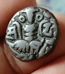 #H24# Indien Kupfermünze posthunnischer Dynastien Kaschmirs "DIDDA RANI" - 980AD - Bild 1 von 3