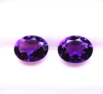 Natural  2 Pcs Oval  Amethysts 4.37 Cts tol,  10x8x4.6 / 10x8x4.8  MM  LxWxD - Image 1 of 4