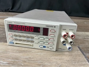 Yokogawa 7651 Calibratore di tensione corrente sorgente CC programmabile 765101 - Foto 1 di 9