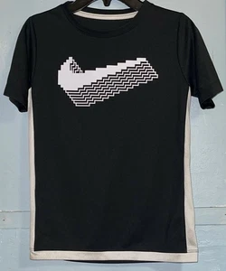 Jungen Nike Dri Fit Standard schwarz mit weißem Logo T-Shirt Größe Medium 8-10 - Bild 1 von 4