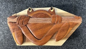 Carver Dan's Frog on a Branch Wooden Puzzle Box New in Box Gift Tag - Picture 1 of 4
