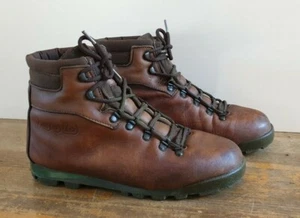 Womens Scarpa Asolo Leather Tan Hiking Boots Size Unknown but fits size US 9.5 - Picture 1 of 11