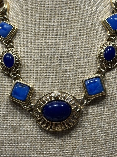 VETEMENTS Collana con ciondolo in vetro con perline tono blu e oro 19" timbrata "A" regolabile