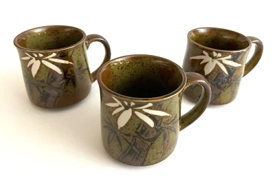 Otagiri Olive Green Glazed Stoneware Floral Coffee Tea Mugs (Set of 3) - Изображение 1 из 4
