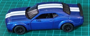 Dodge Challenger SRT Diecast Modellauto Maßstab 1:44 (2022) - blau - originalverpackt - Bild 1 von 11