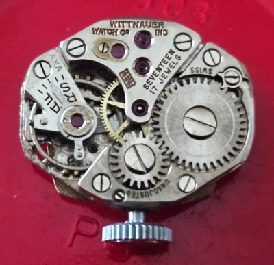 VINTAGE~WITTNAUER 6W8~17J SWISS WATCH MOVEMENT - Image 1 of 2