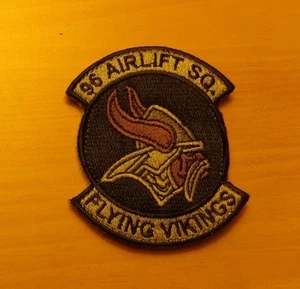 U.S.A.F. PARCHE, 96O ESCUADRÓN DE COMBATE, ESCORPIÓN, CÁMARA MÚLTIPLE, SUJETADOR DE CINTA DE GANCHO - Imagen 1 de 1