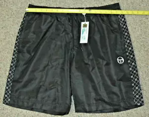 NEU mit Etikett Sergio Tacchini ROMBO Tennisshorts Herren Größe 2XL schwarz/weiß Design - Bild 1 von 3