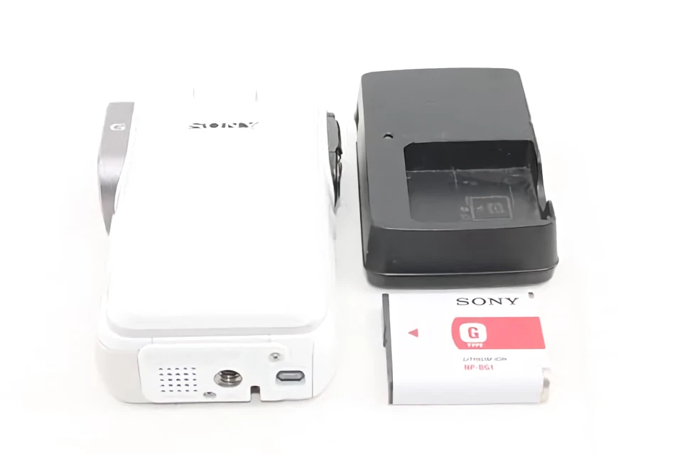 SONY HDR-GW77V White Digital HD Video Camera Recorder Handycam From Japan Used - Image 1 of 4