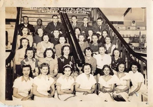 Foto de empleado 1942 FW Woolworth Store Chicago años 40 Illinois Ashland Ave - Imagen 1 de 2