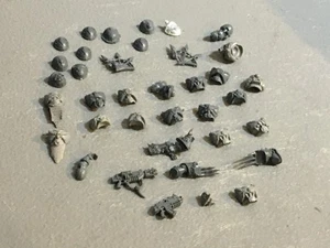A31088 WARHAMMER 40K CHAOS SPACE MARINES LOTE DE BROCAS HOMBRERAS MIXTAS TORSO GW - Imagen 1 de 12